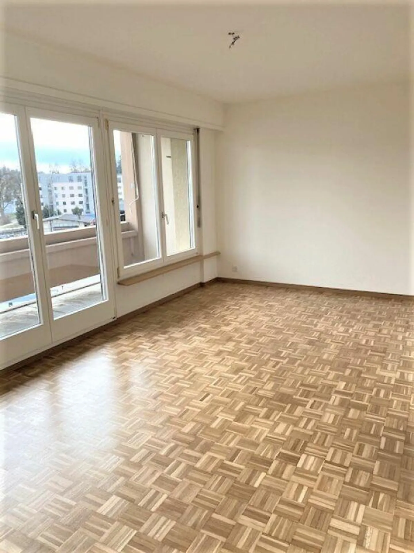 Charmantes Studio mit Grossem Balkon - Foto 6 von 9