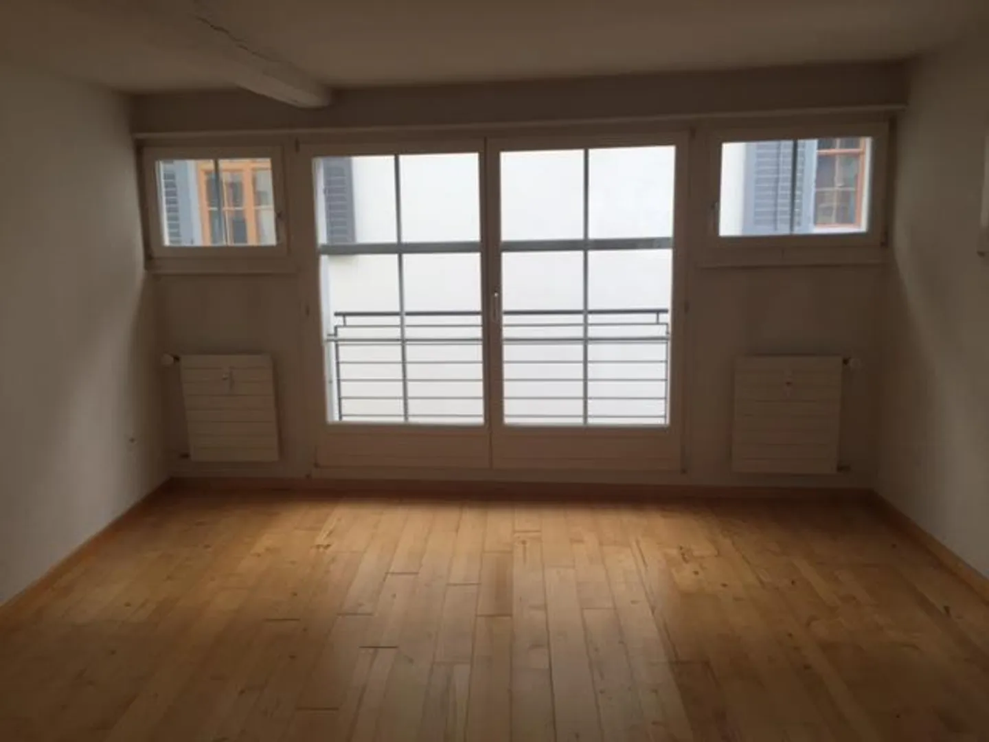 Appartement de 3 1/2 pièces dans un immeuble ancien pour les amateurs - Photo 3 sur 8