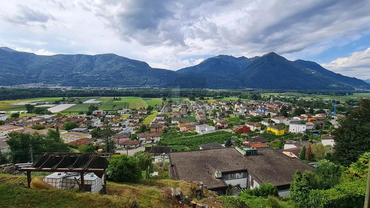 Soleggiato e tranquillo con vista - Foto 2 di 6
