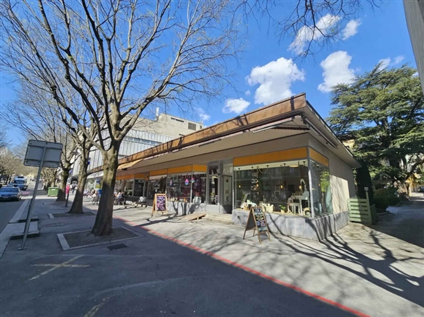 POSTO AUTO NEL CENTRO DI SIERRE - Foto 1 di 3