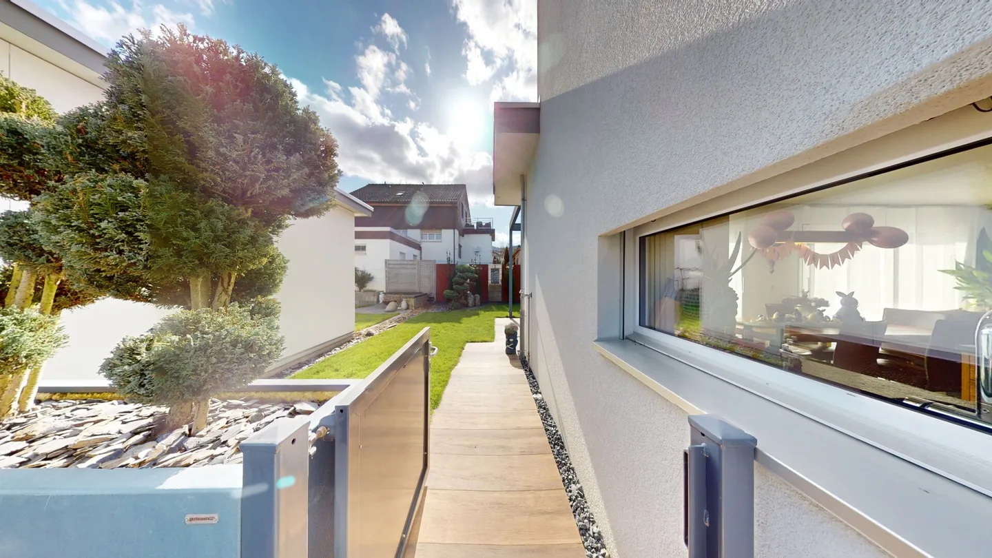 Luxuriöses Einfamilienhaus mit Pool - Foto 7 von 20