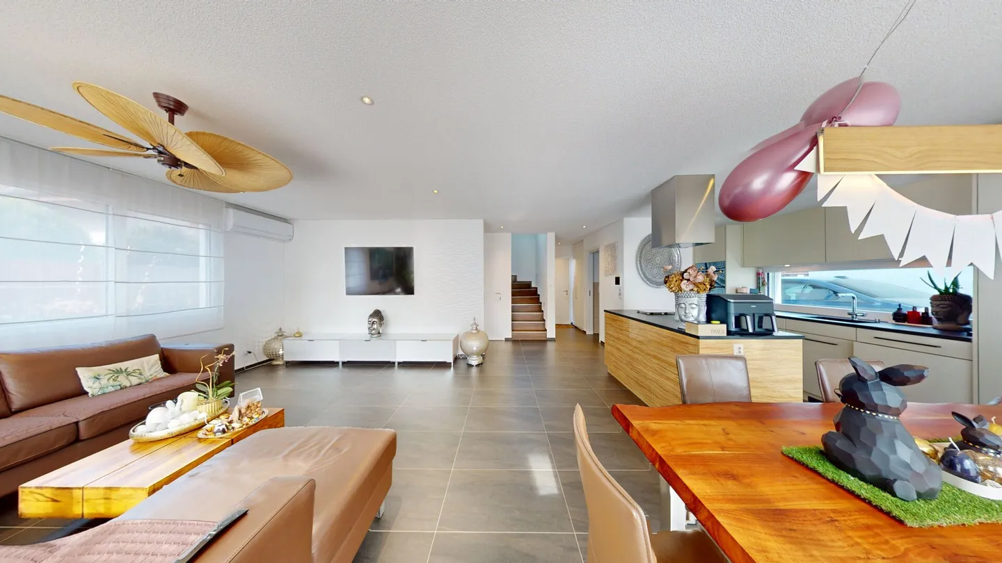 Luxuriöses Einfamilienhaus mit Pool - Foto 8 von 20