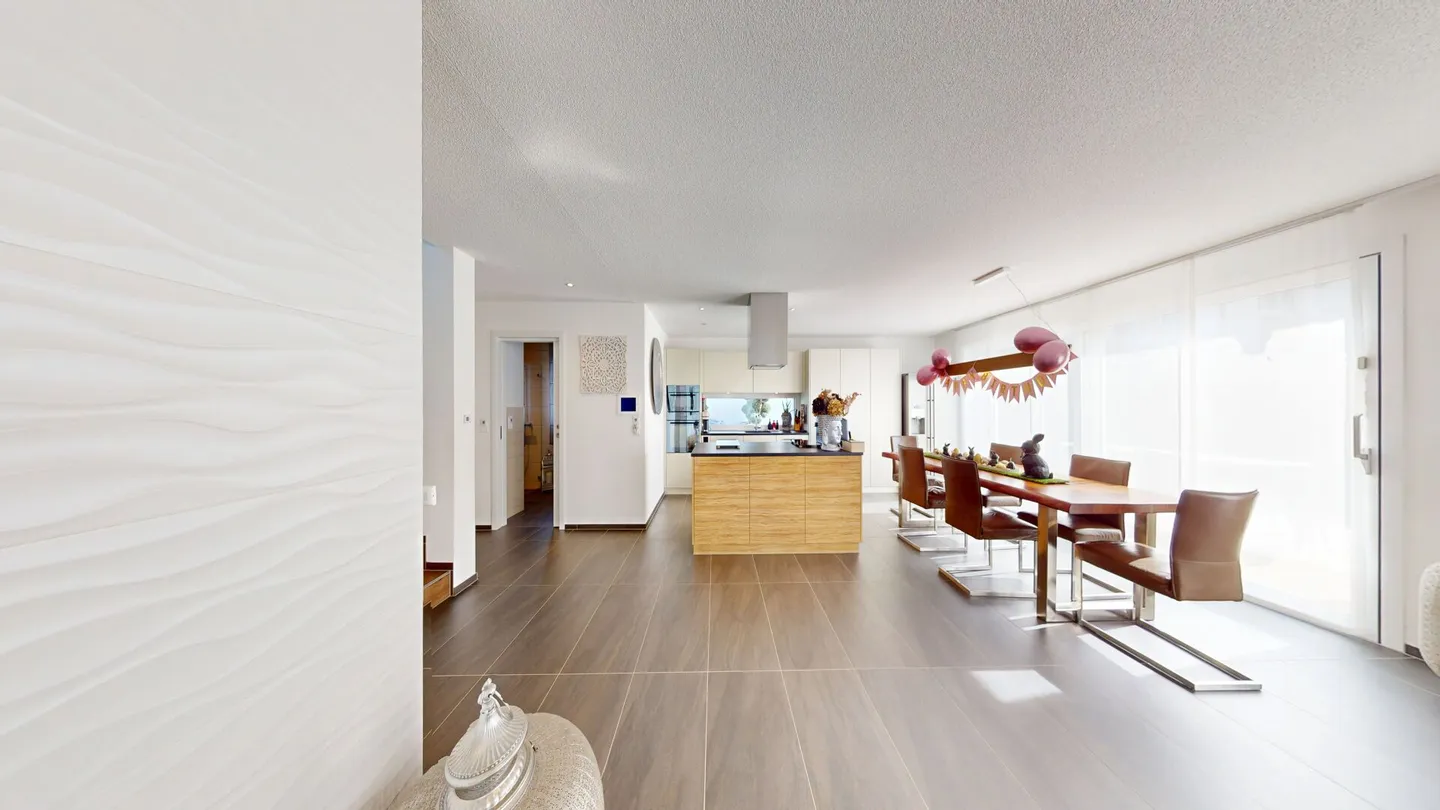 Luxuriöses Einfamilienhaus mit Pool - Foto 16 von 20