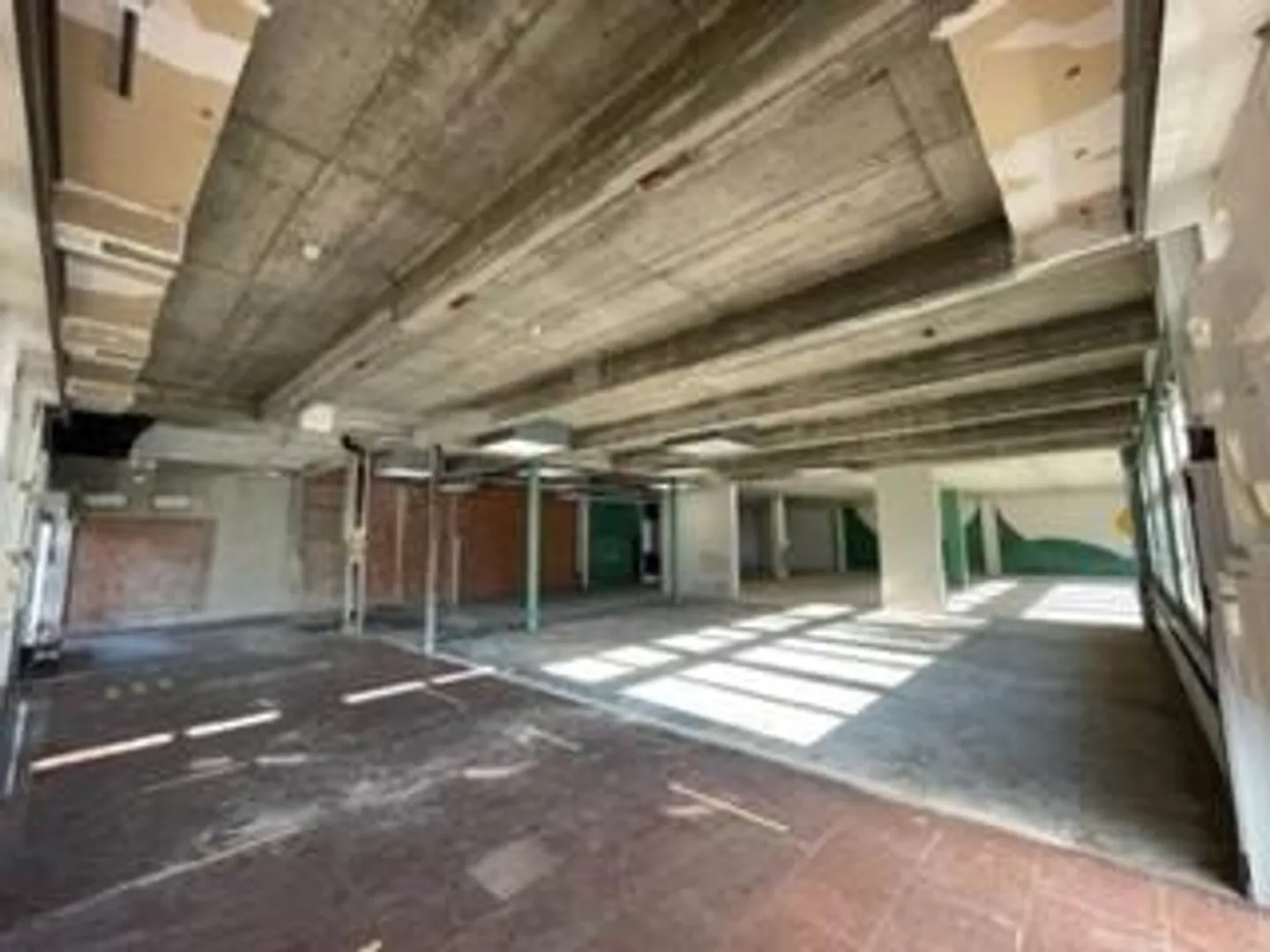 Emplacement parfait pour des affaires réussies - Photo 3 sur 5