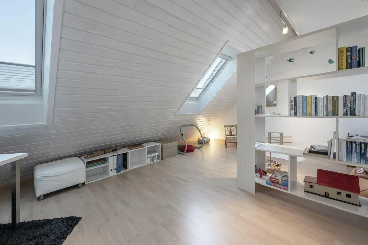 Beaucoup d'espace pour toute la famille - Maison de ville de 5,5 pièces à Zwillikon - Photo 5 sur 10