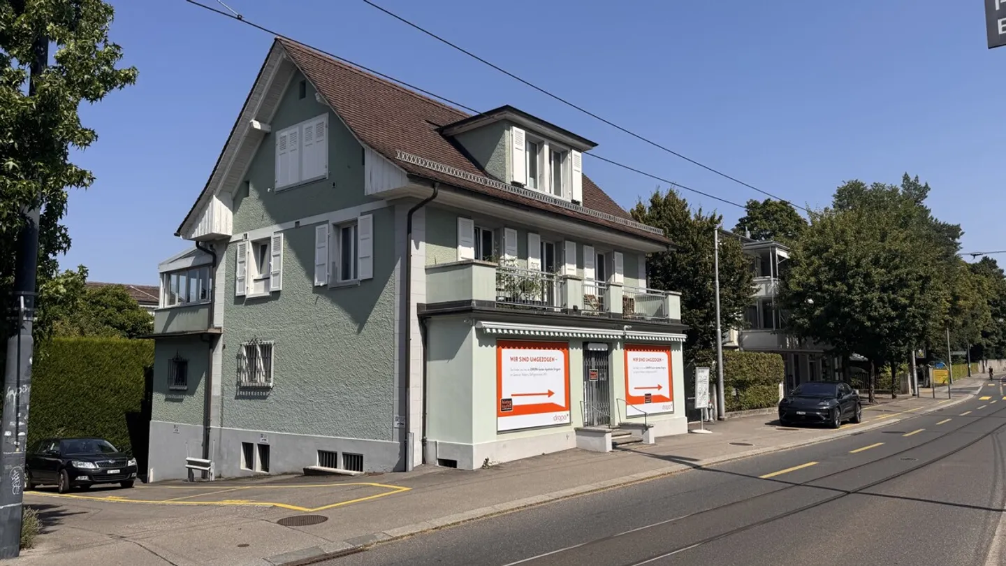 Immeuble résidentiel et commercial à Wabern - Photo 2 sur 13