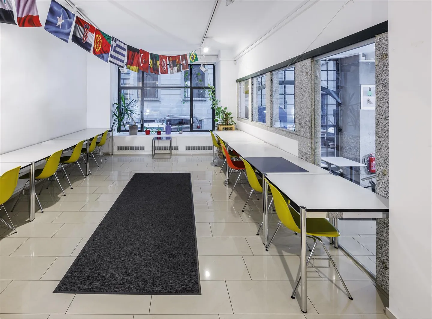 Locali commerciali in una posizione privilegiata! - Foto 7 di 10