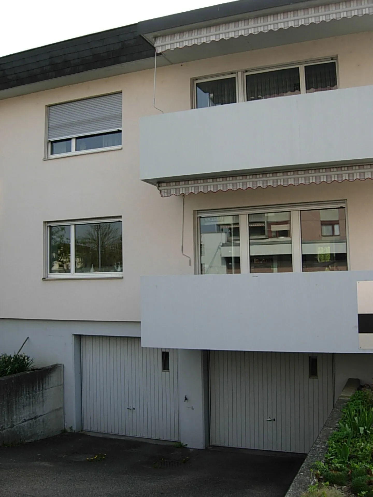 Garage singola in posizione privilegiata a Therwil - proprio accanto al centro - Foto 1 di 1