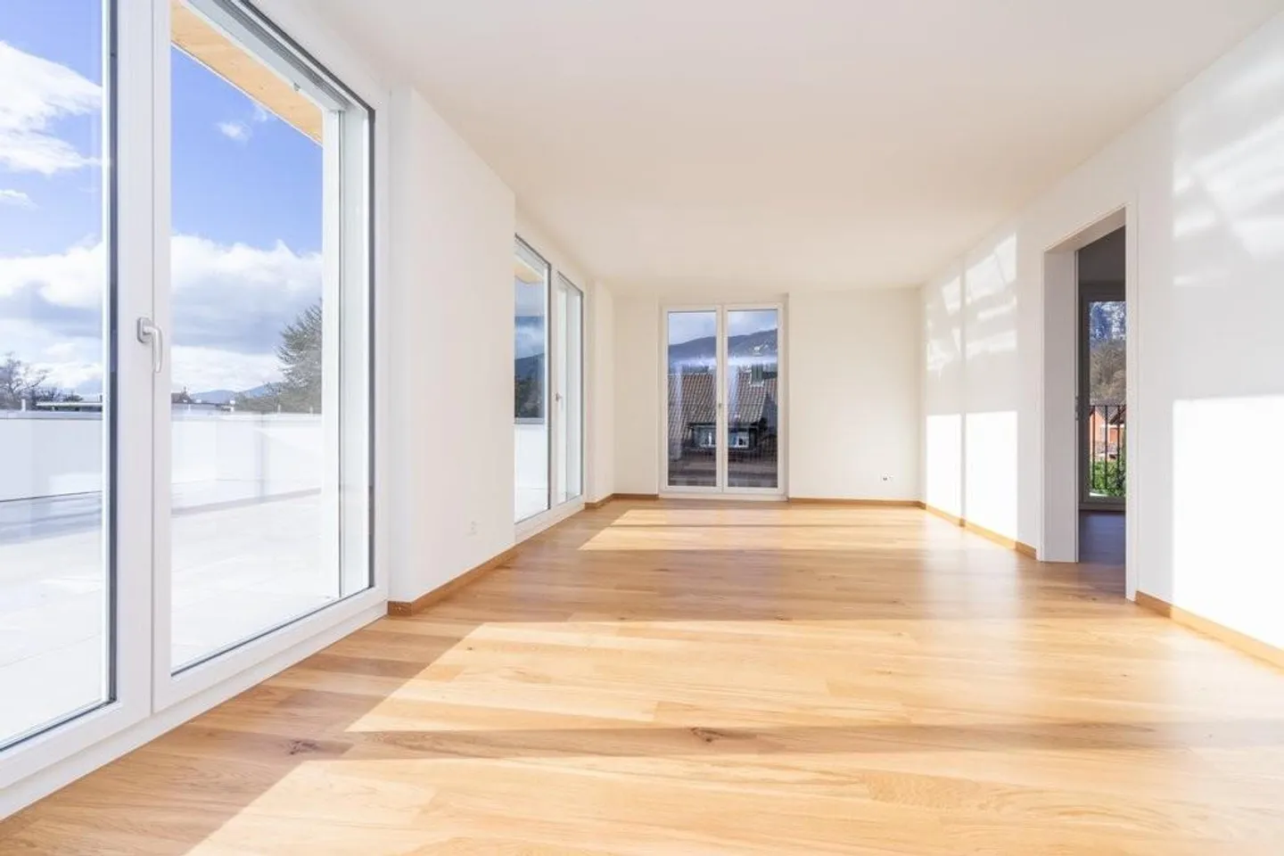 Top modern penthouse apartment with large terrace - Photo 7 of 10