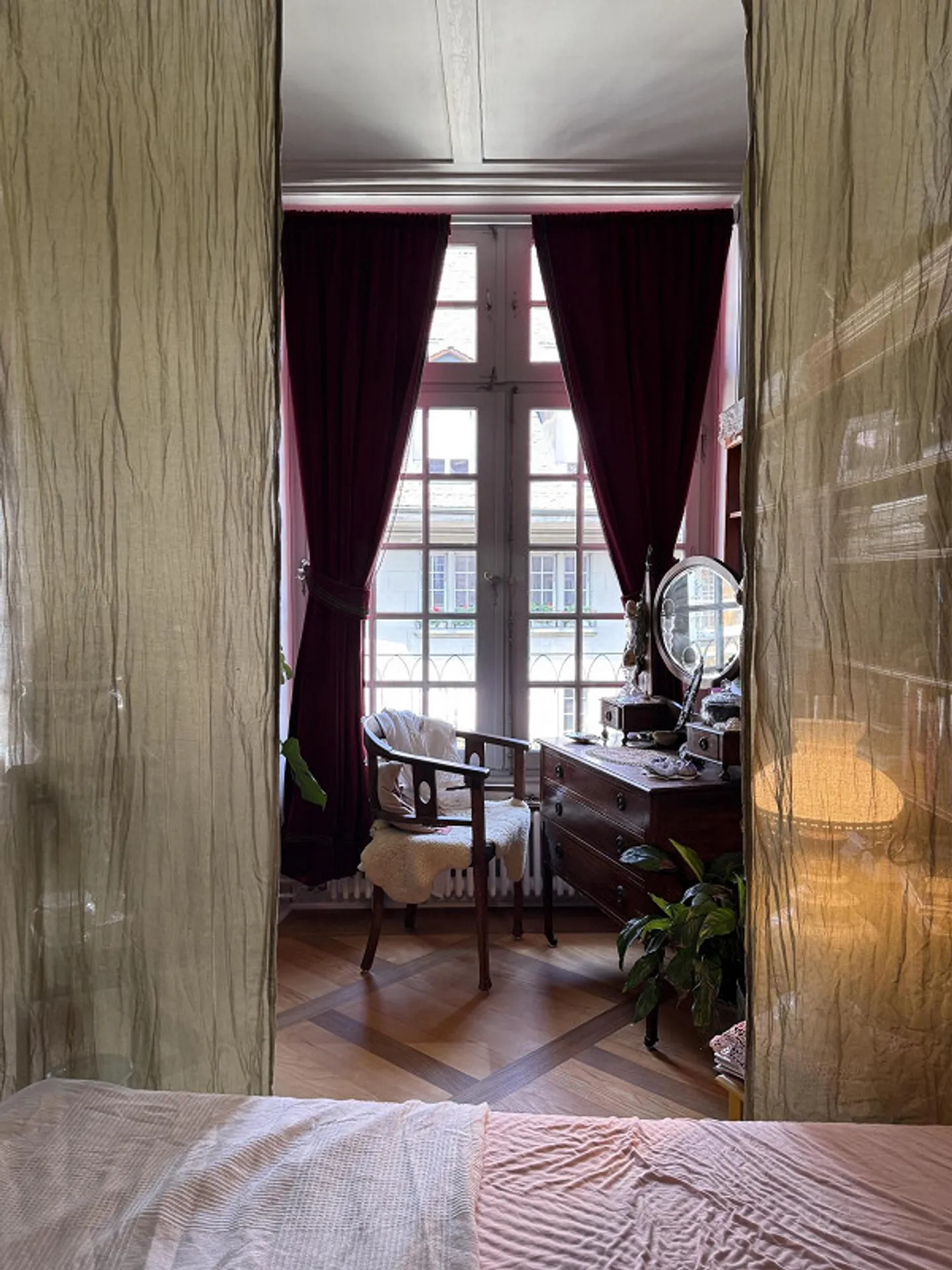 Beautiful bright old building apartment - Photo 3 of 11