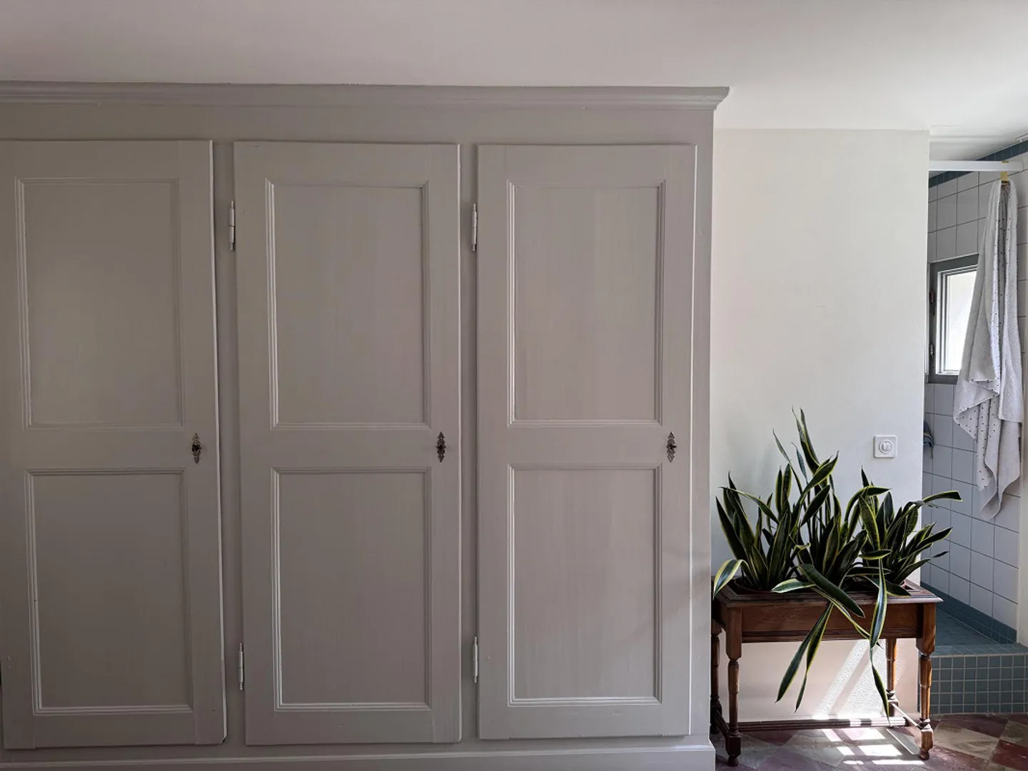 Beautiful bright old building apartment - Photo 9 of 11