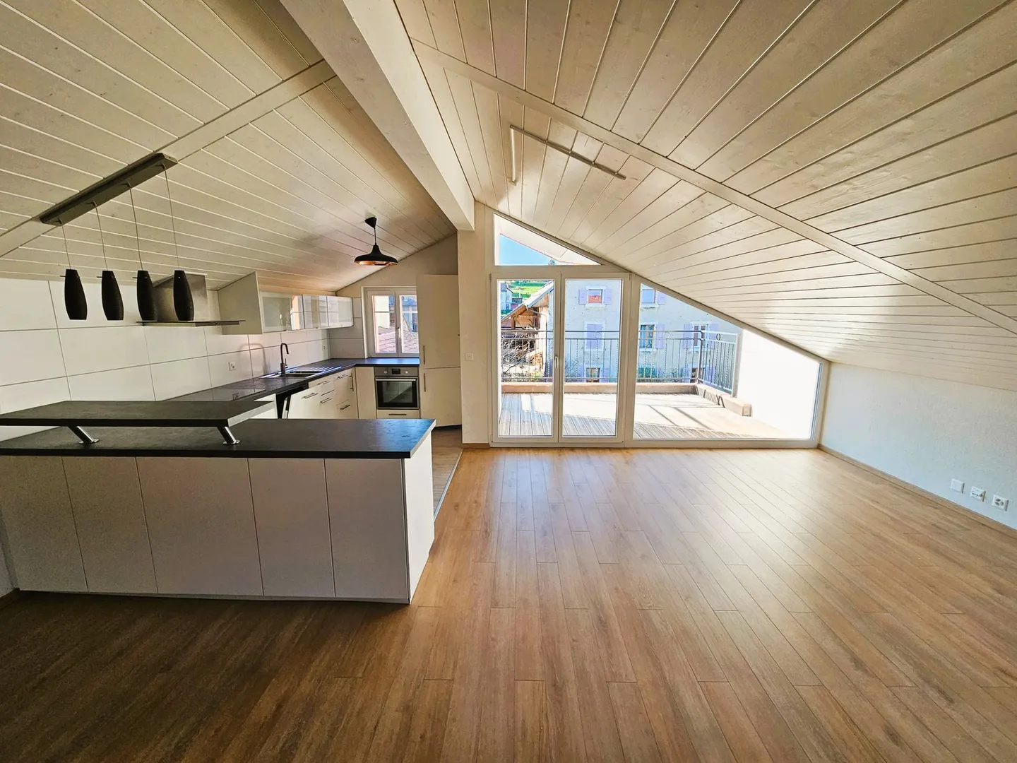 Atypisches Appartement mit Sonnenuntergangsterrasse - Photo 1 of 10