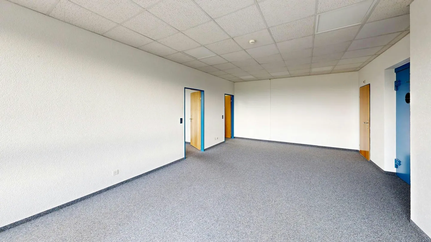 Office space with excellent transport connections - Photo 3 of 4