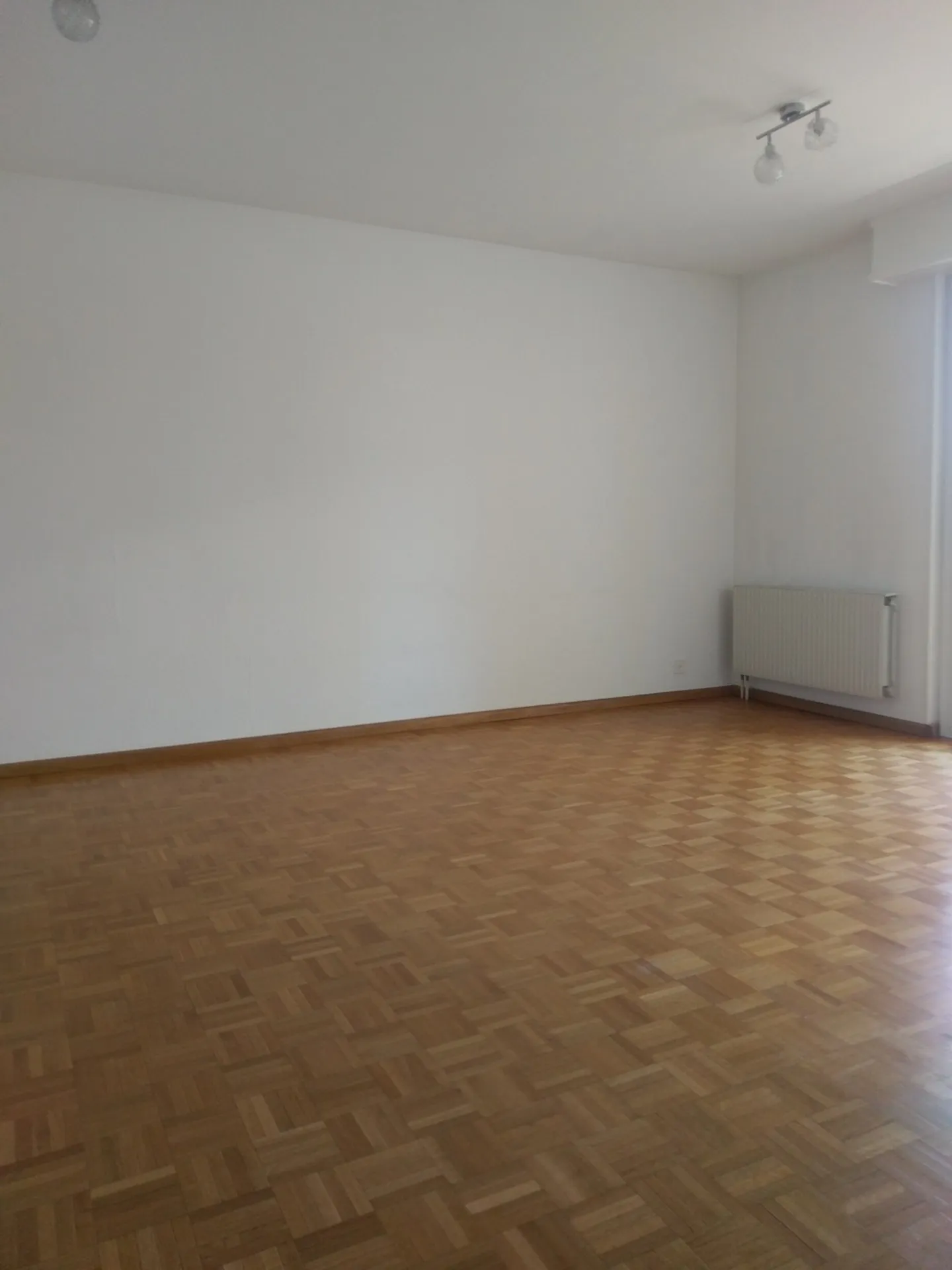 Appartement confortable 2 pièces - Photo 2 sur 5