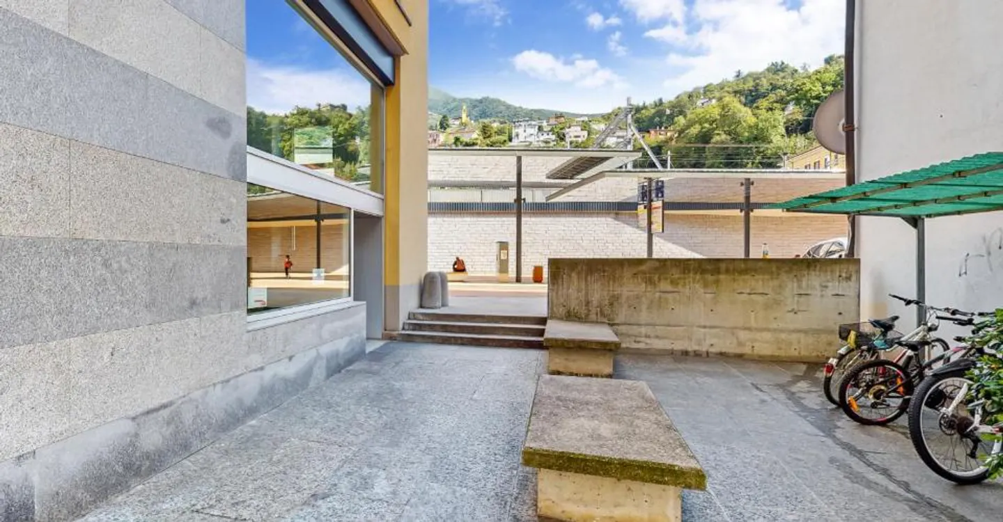 VOTRE ESPACE COMMERCIAL AU COEUR DE BELLINZONA - Photo 2 sur 9