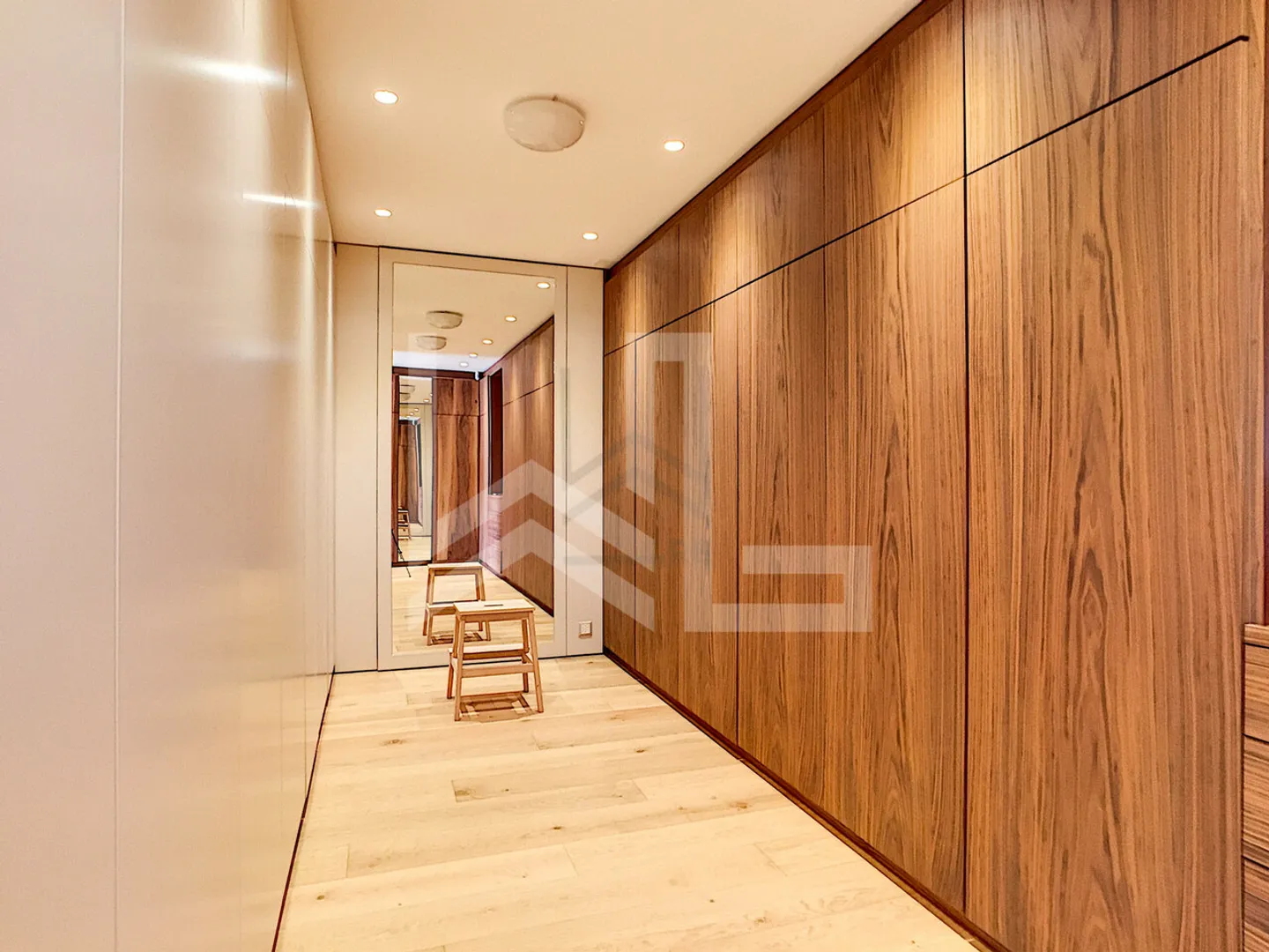 Beautiful contemporary and panoramic view - Photo 11 of 13