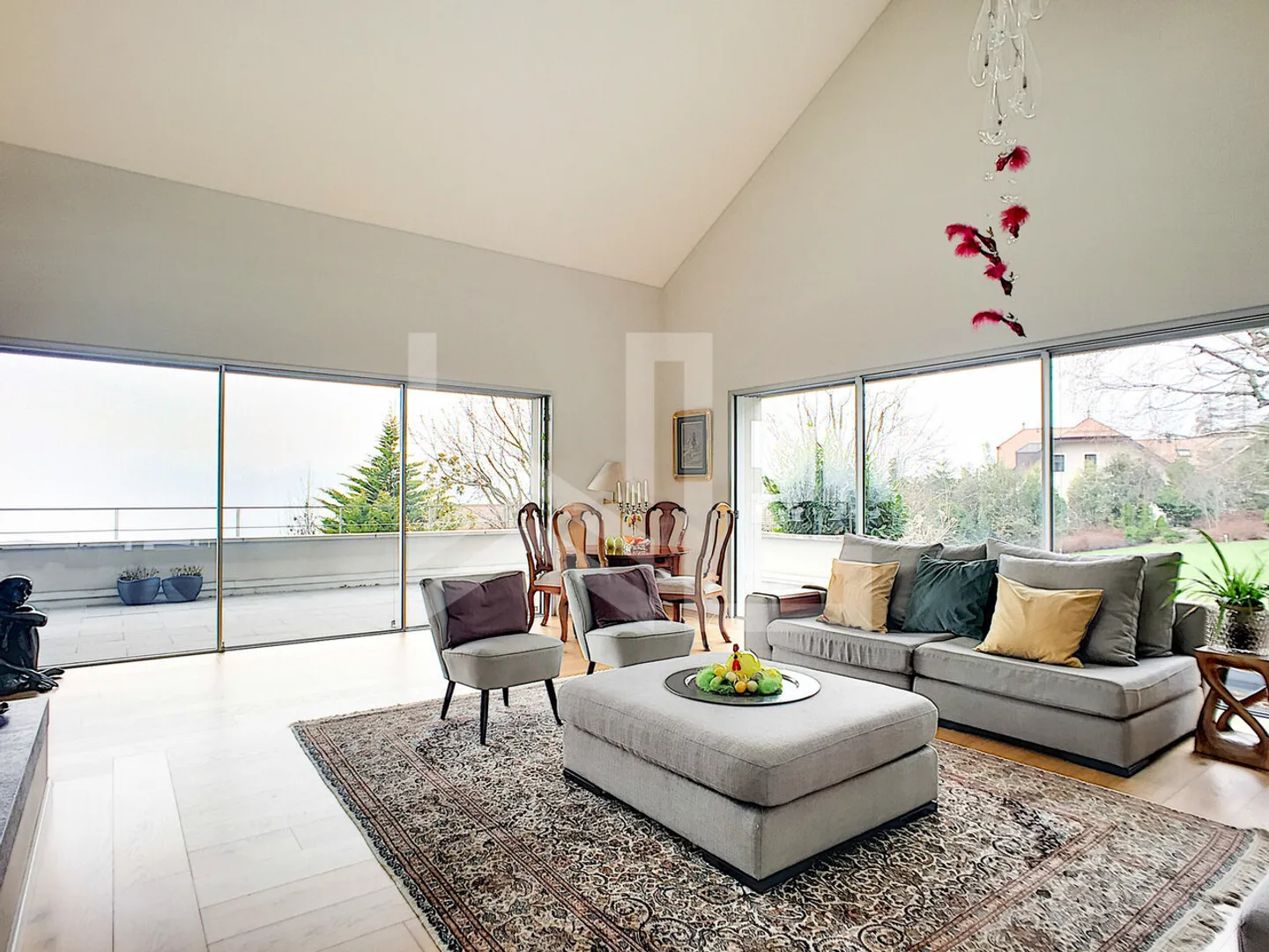 Beautiful contemporary and panoramic view - Photo 7 of 13