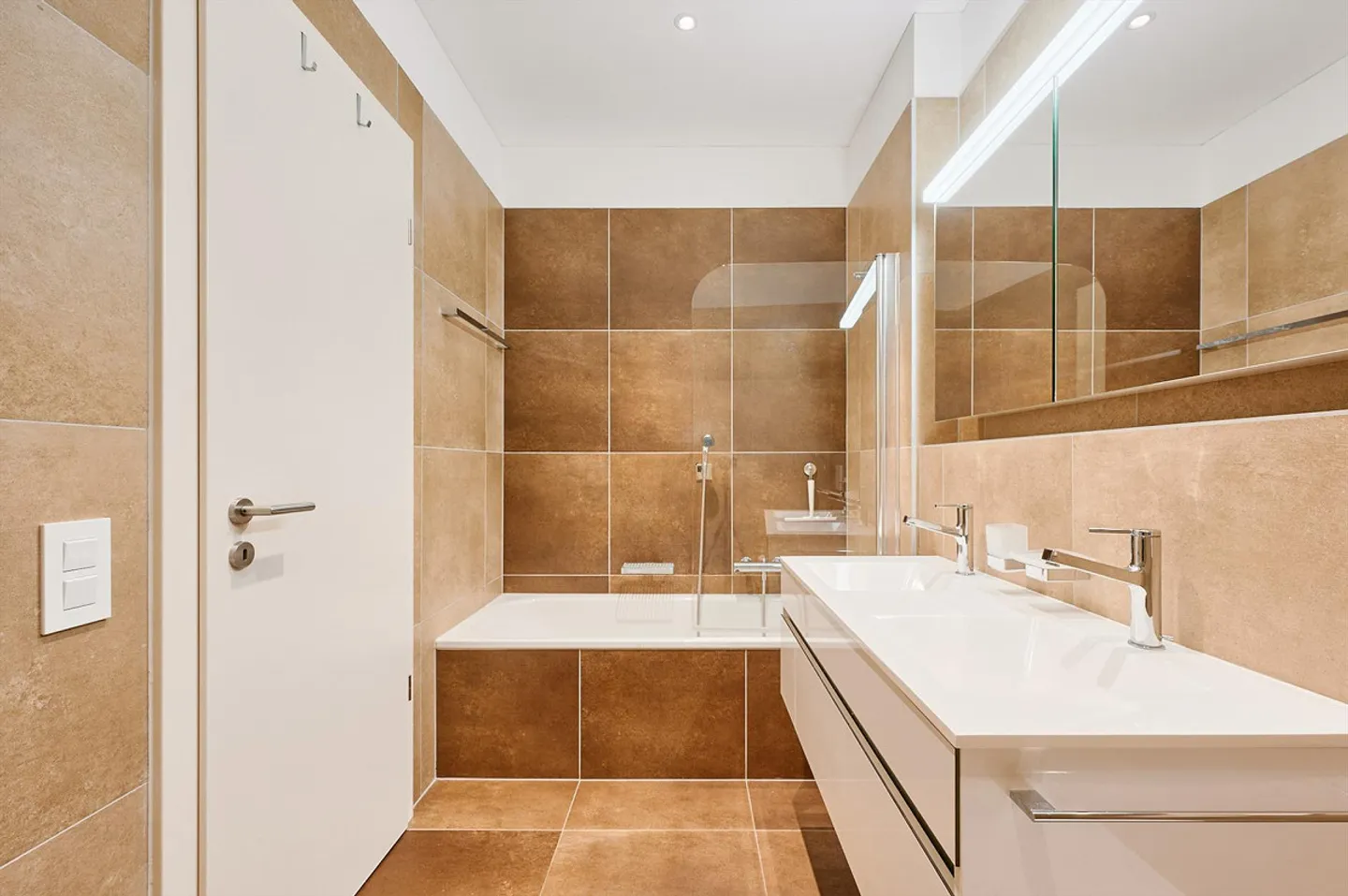 4.5 furnished rooms central - Photo 9 of 10