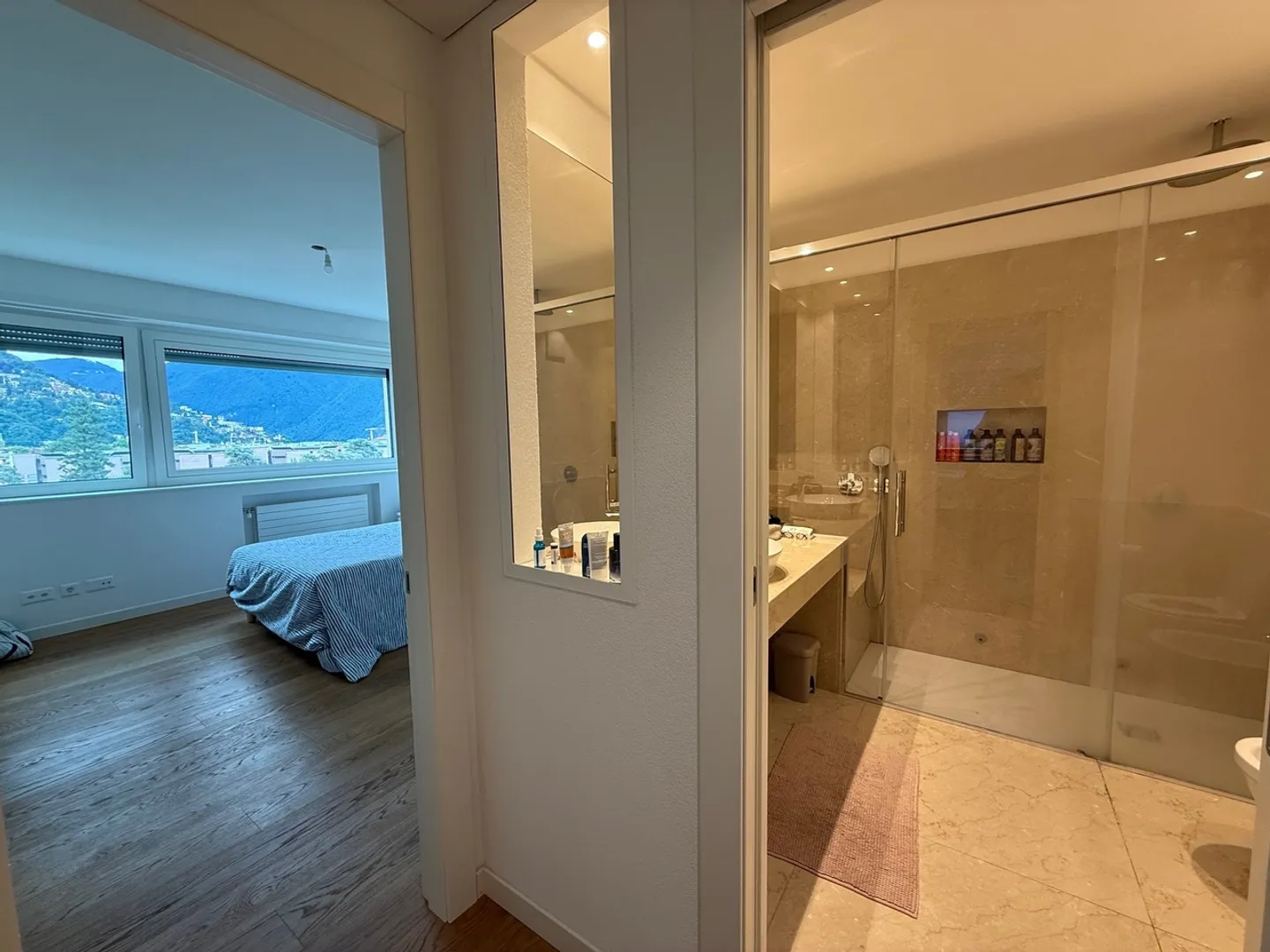 GROSS UND MODERN 2.5 ZIMMER. ZENTRAL MIT KLIMAANLAGE - Foto 7 von 8