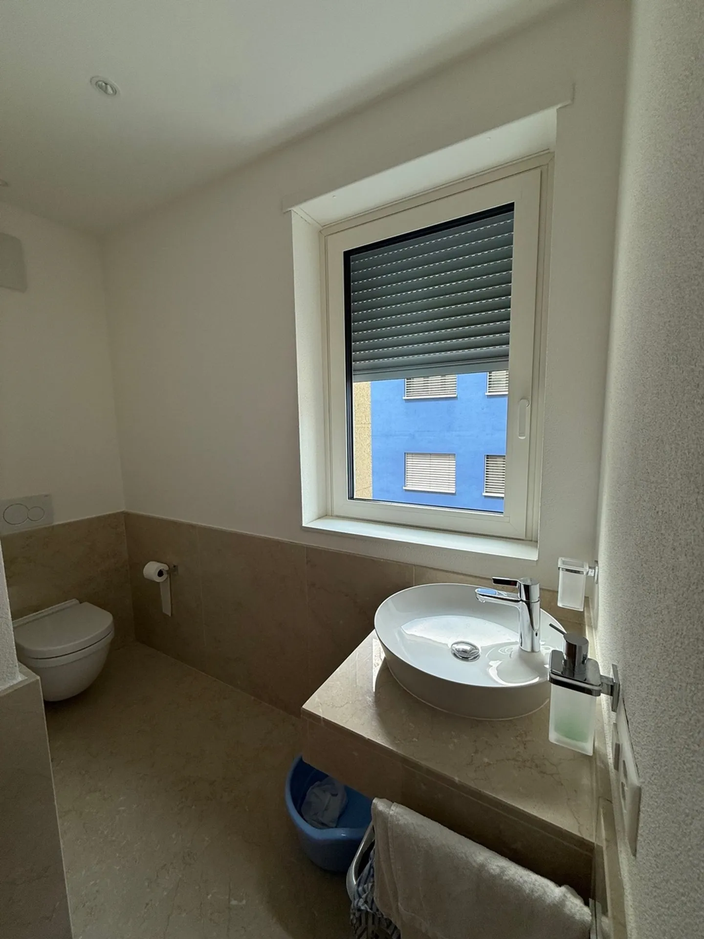 GROSS UND MODERN 2.5 ZIMMER. ZENTRAL MIT KLIMAANLAGE - Foto 8 von 8