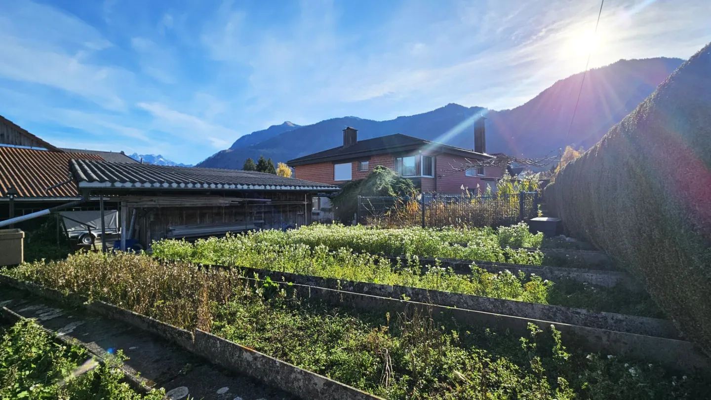 Freistehendes 4.5- bis 5.5-Zimmer-Einfamilienhaus mit schöner Gartenanlage und einigen Extras - Foto 15 von 15