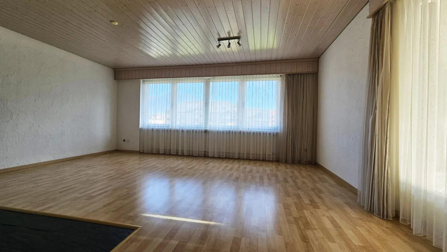 Freistehendes 4.5- bis 5.5-Zimmer-Einfamilienhaus mit schöner Gartenanlage und einigen Extras - Foto 7 von 15