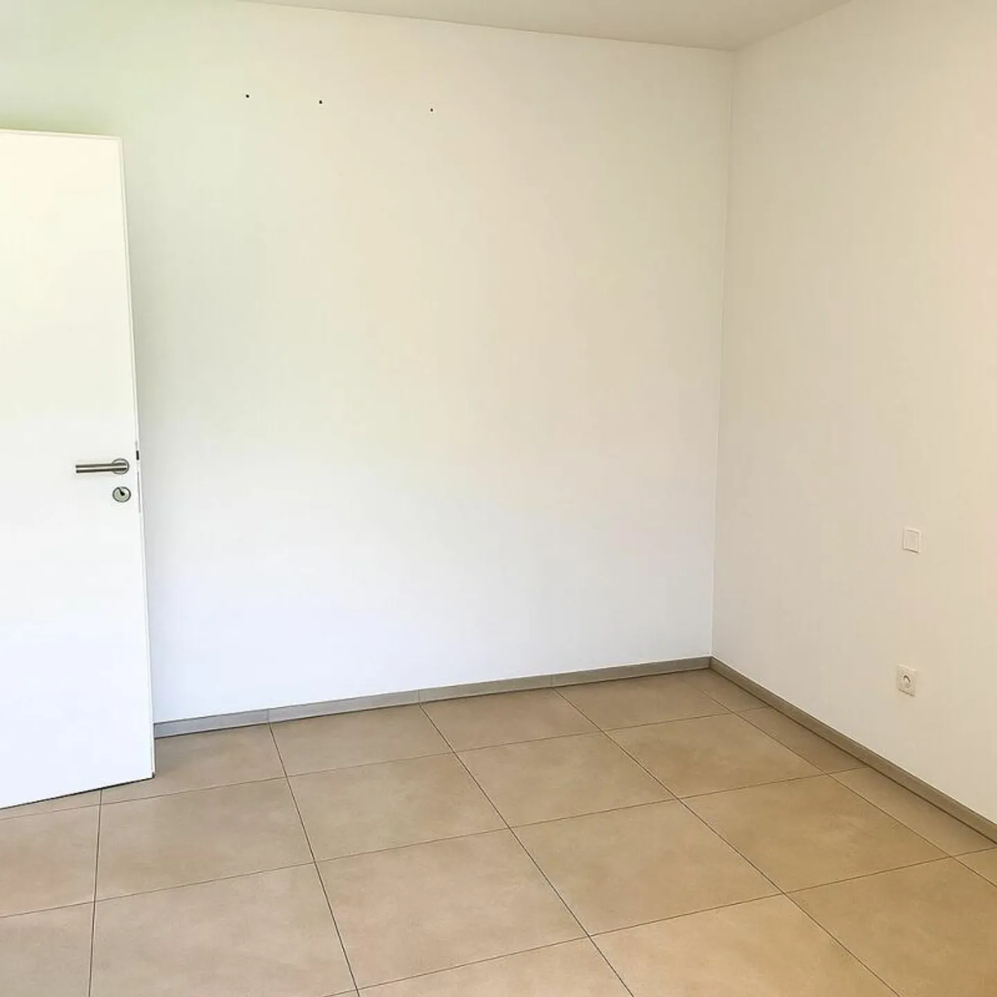 Wohnung mit 2.5 Zimmern in Bellinzona zu verkaufen - Photo 2 of 7