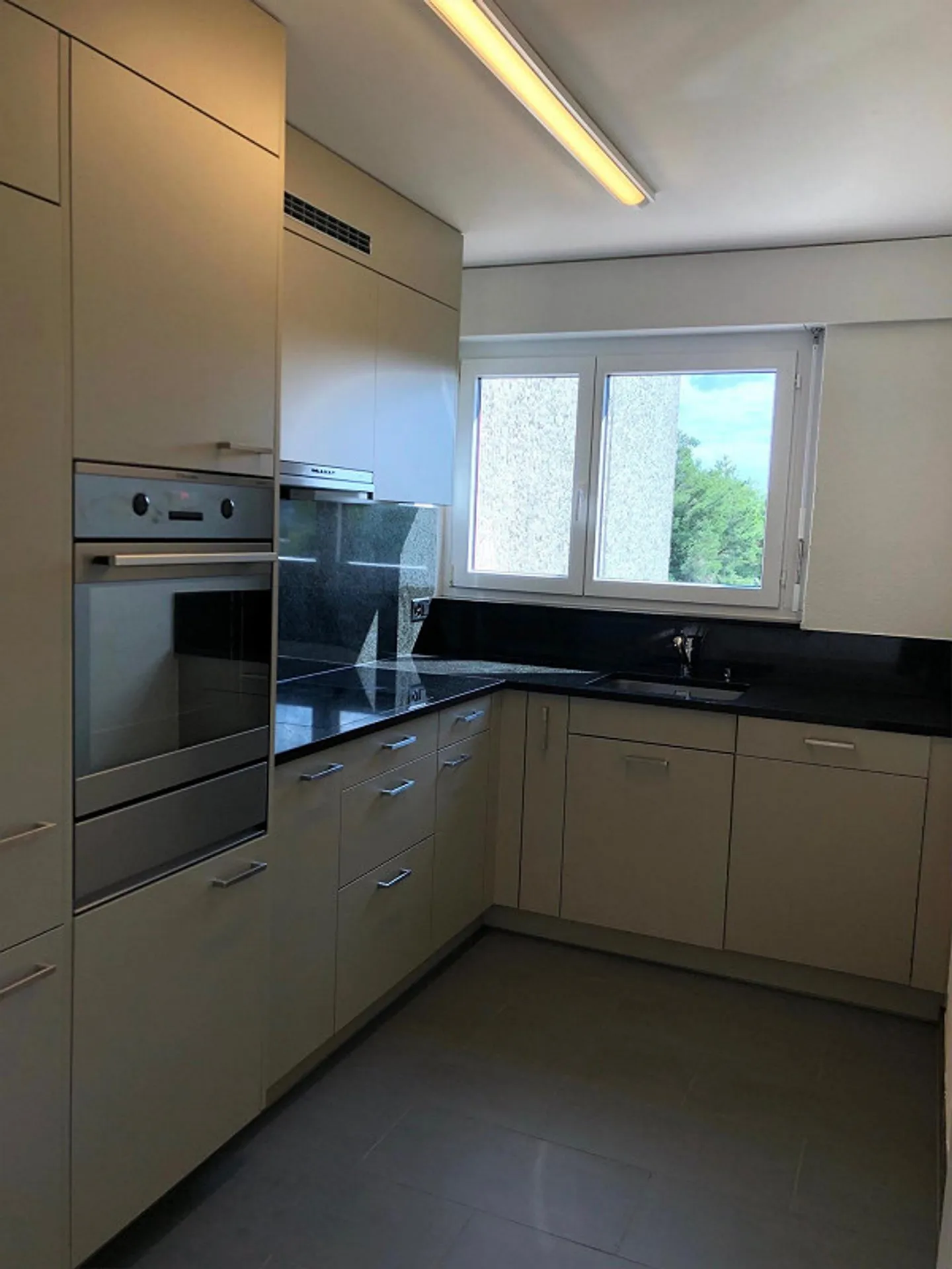 Grosszügige, moderne 2.5 Zimmer-Wohnung "Mieten ohne Kaution" - Foto 4 von 9