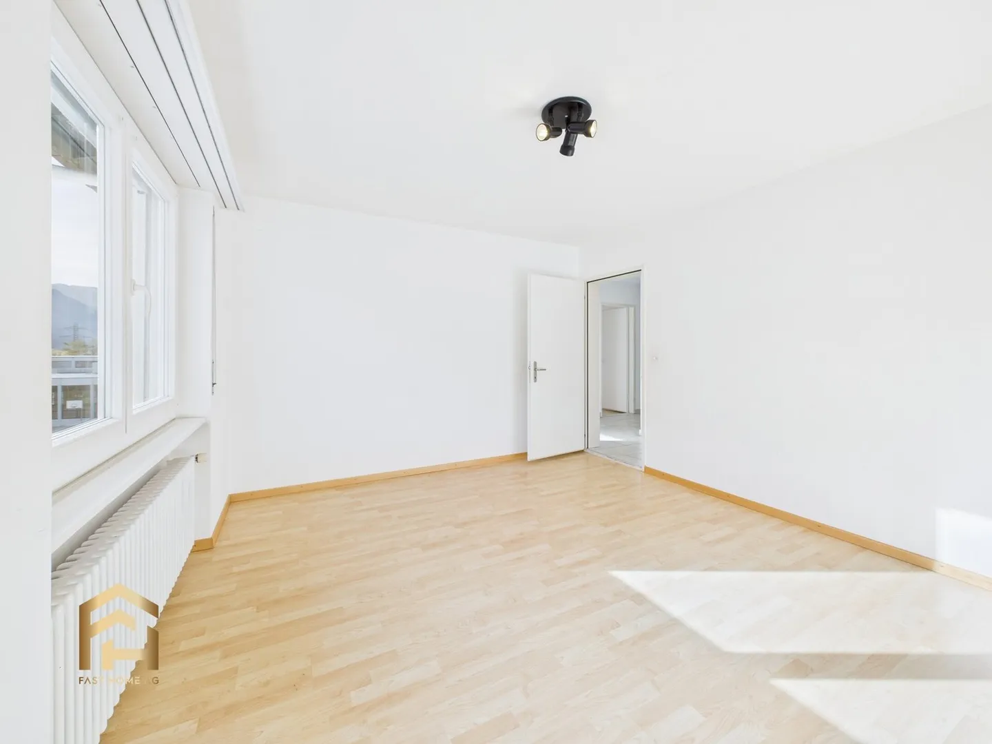 Appartement lumineux de 4,5 pièces avec grand balcon et vue imprenable sur les montagnes - Photo 6 sur 13