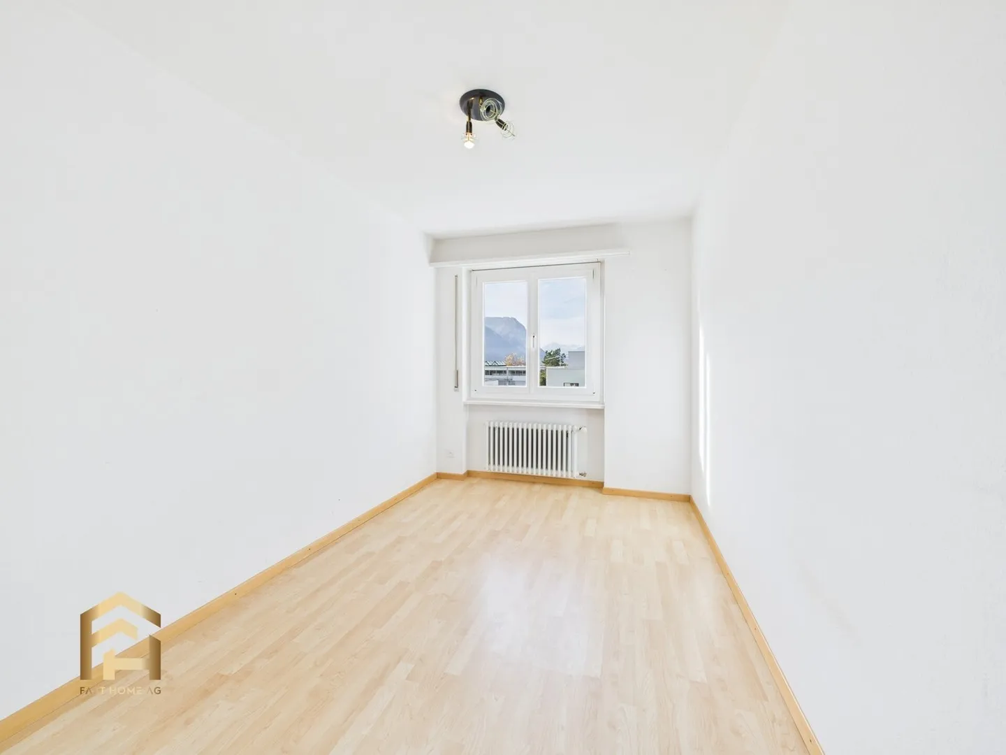 Appartement lumineux de 4,5 pièces avec grand balcon et vue imprenable sur les montagnes - Photo 9 sur 13