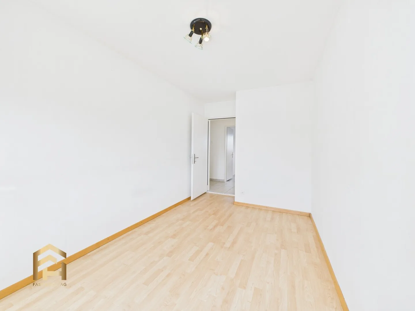 Appartement lumineux de 4,5 pièces avec grand balcon et vue imprenable sur les montagnes - Photo 10 sur 13