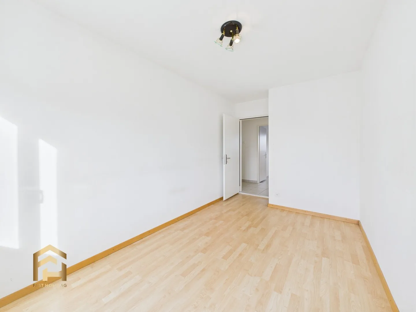 Appartement lumineux de 4,5 pièces avec grand balcon et vue imprenable sur les montagnes - Photo 12 sur 13