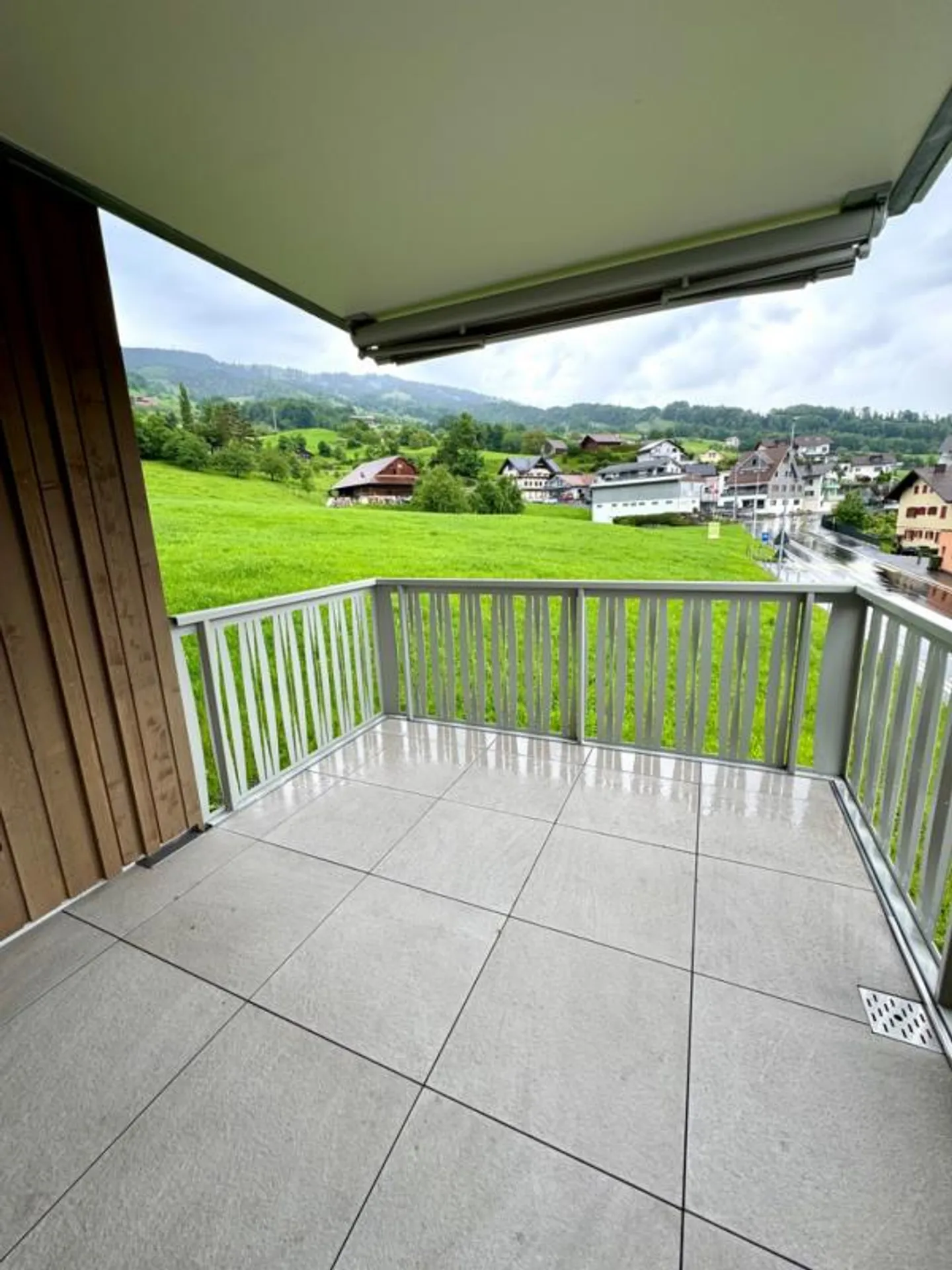 Modern Living in an Attractive Location - Photo 5 of 11