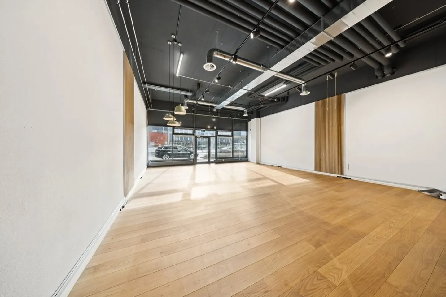Modern Commercial Space for Rent - Photo 3 of 6