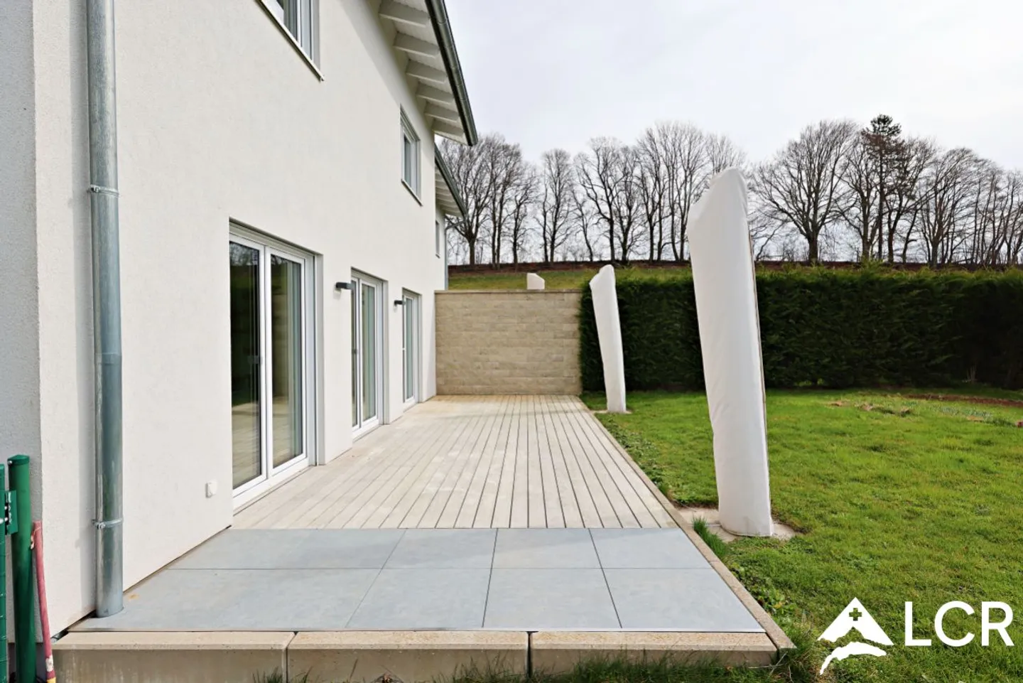 Magnificent 5.5-room villa with garden - Photo 2 of 11