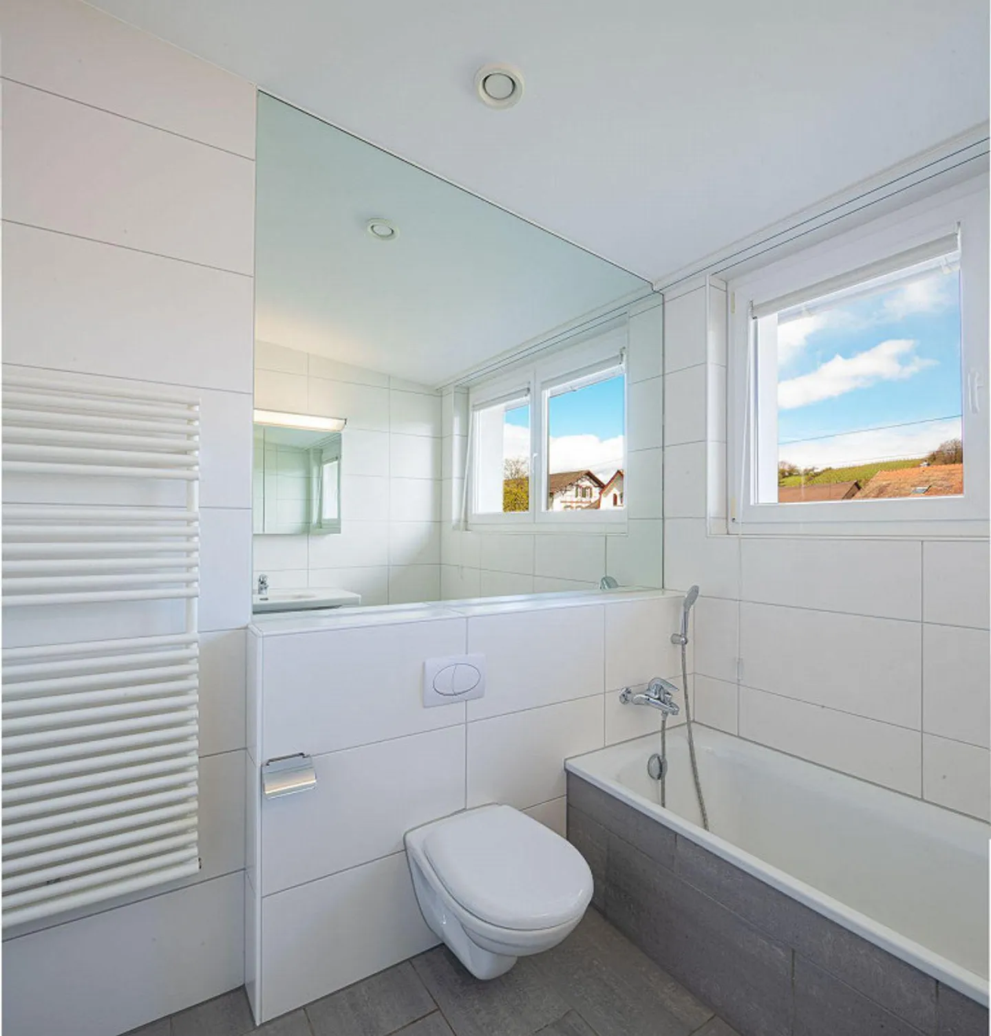 Charmante appartement en attique de 4,5 pièces à Dachsen avec grande terrasse - Photo 7 sur 11