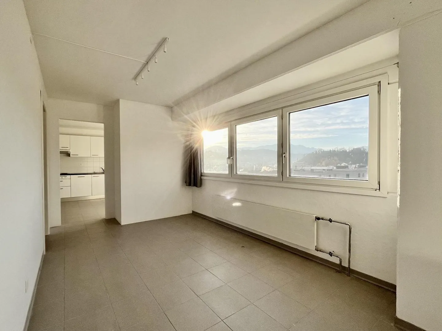 ZU VERMIETEN KOMMERZIELLER RAUM FÜR BÜRO-ATELIER IN BEDANO - Foto 7 von 10