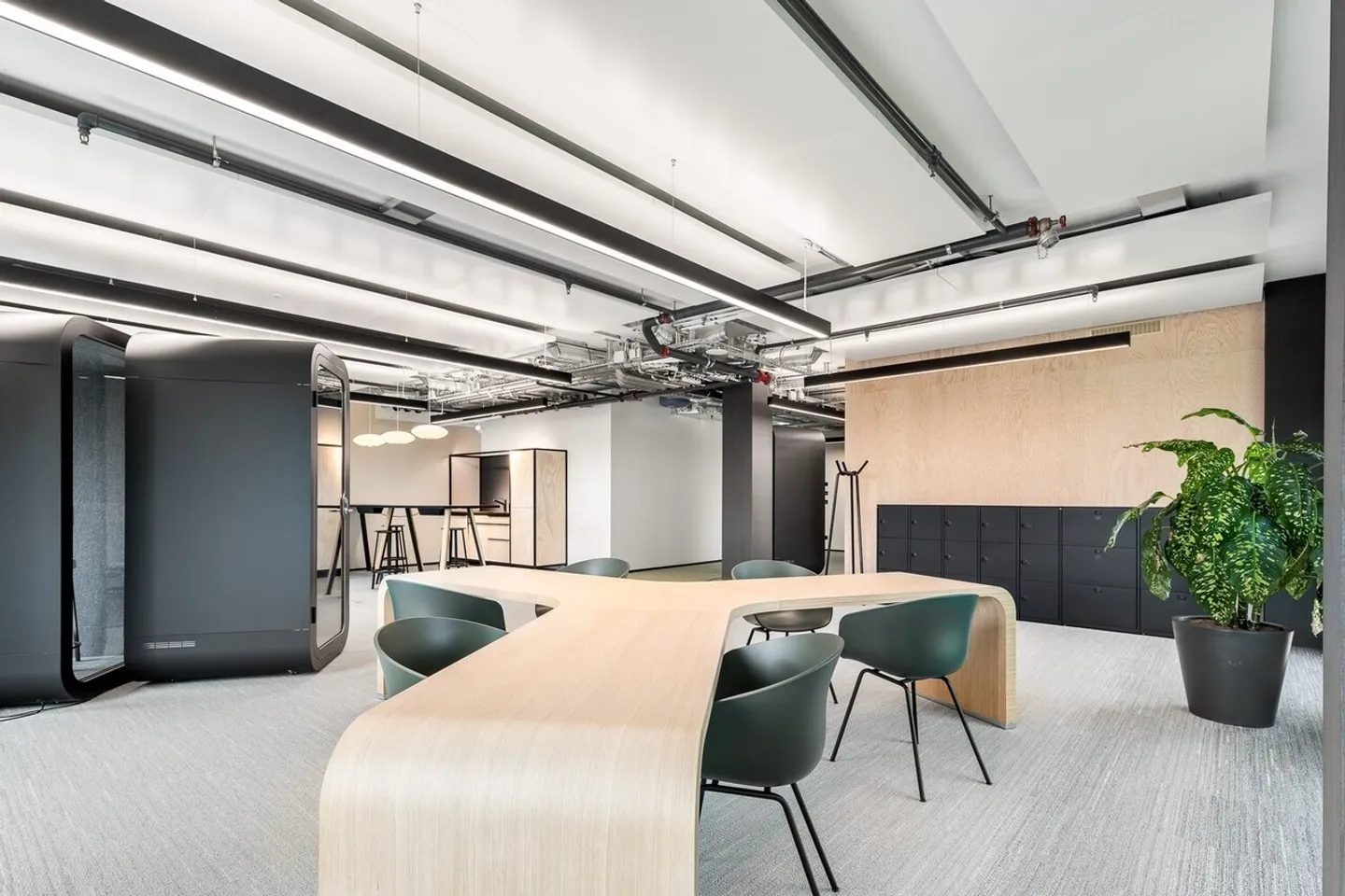 R2 Tower - Porta la tua azienda a nuove vette! - Foto 4 di 13