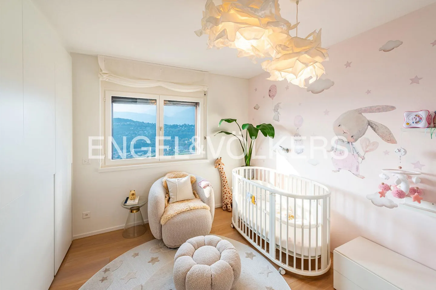 Prestigeträchtige Endreihenhausvilla mit Terrasse und Seeblick - Foto 11 von 14