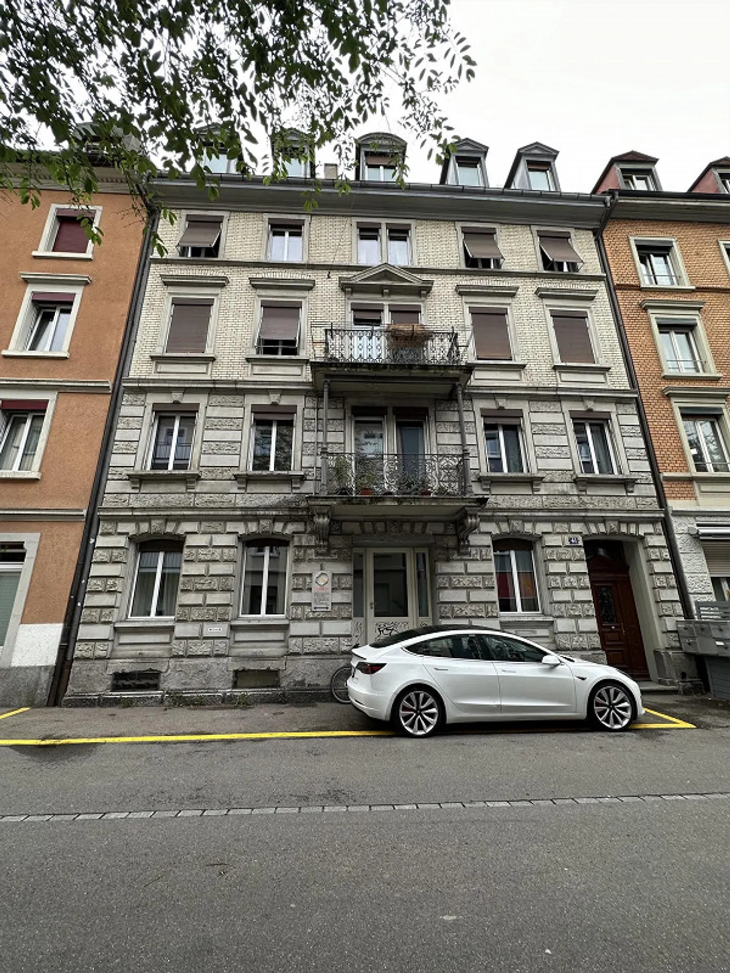 Zentrale 4-Zimmer-Wohnung in Zürich - Foto 1 von 11