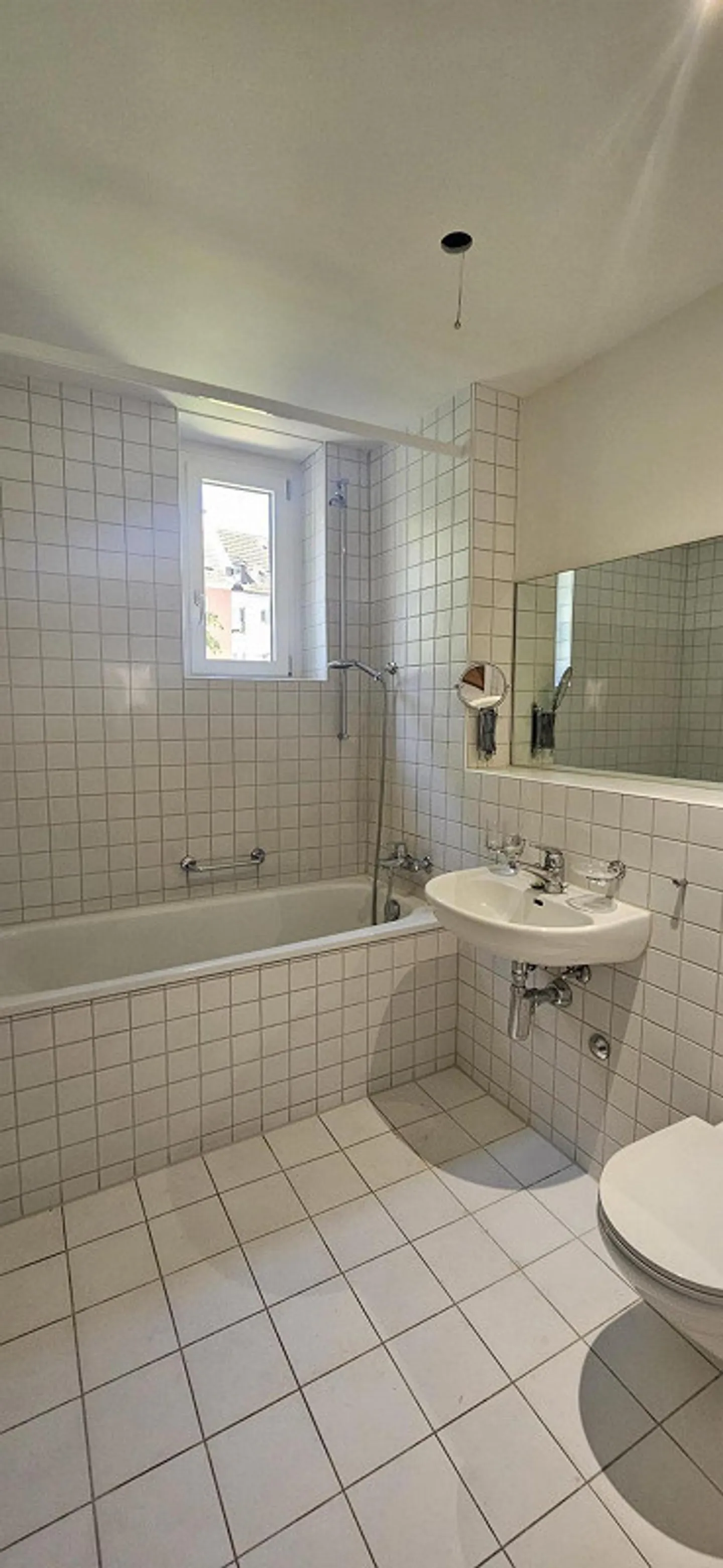 Zentrale 4-Zimmer-Wohnung in Zürich - Foto 4 von 11