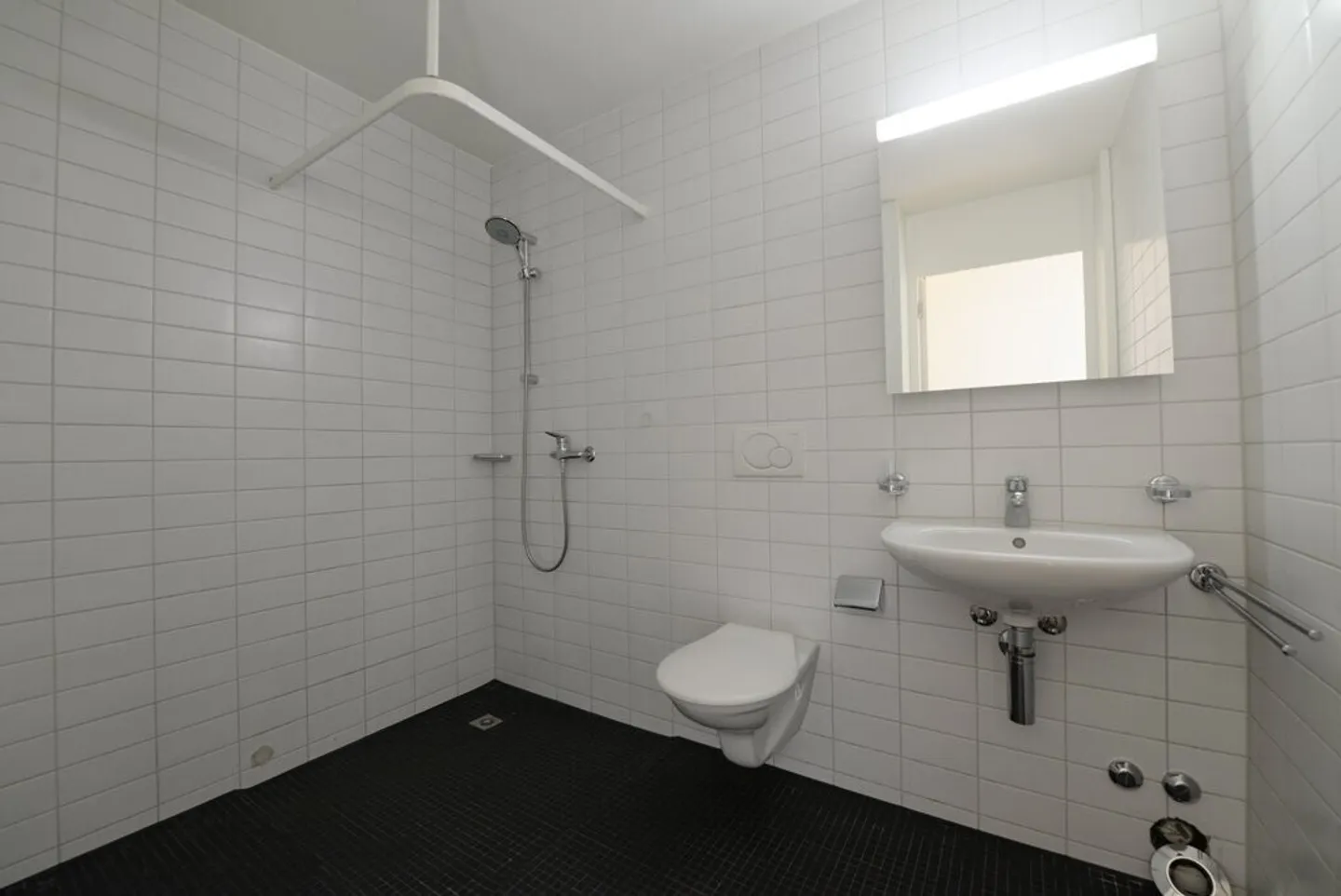 Spacious Living in a Central Location - Photo 5 of 7