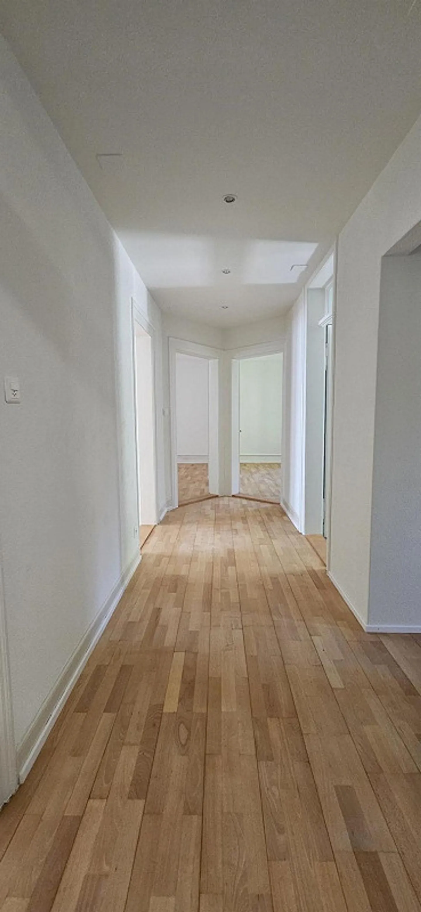 Zentrale 4-Zimmer-Wohnung in Zürich - Foto 10 von 11