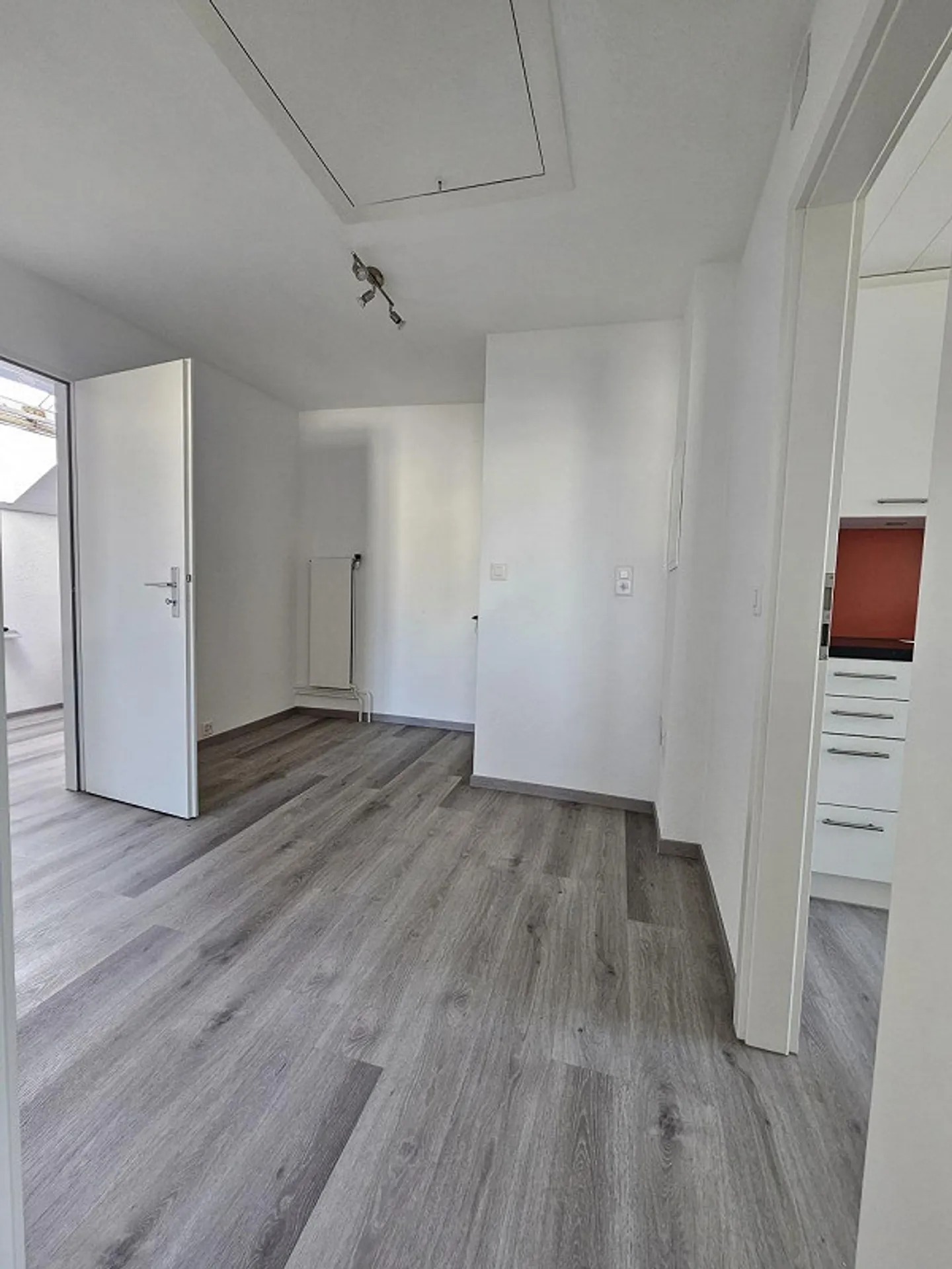 Charmante 2.5 Zimmer Dachwohnung in Altbau, ohne Balkon - Foto 6 von 13