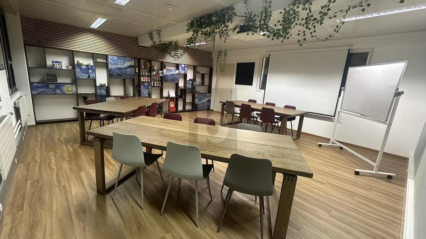 Espace de bureaux polyvalent - Photo 2 sur 5