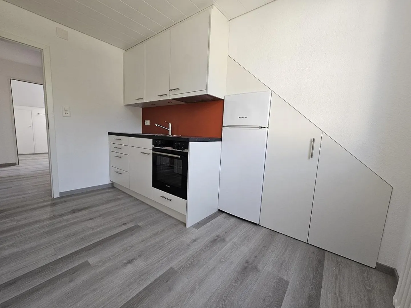 Charmante 2.5 Zimmer Dachwohnung in Altbau, ohne Balkon - Foto 8 von 13