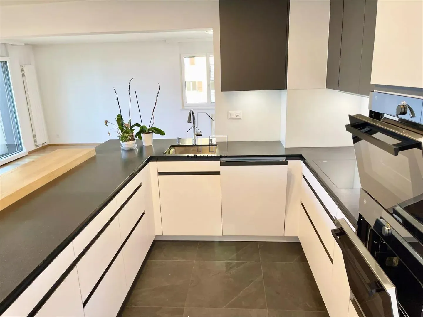 Helles 5.5-Zimmer-Wohnung komplett renoviert - Foto 2 von 13