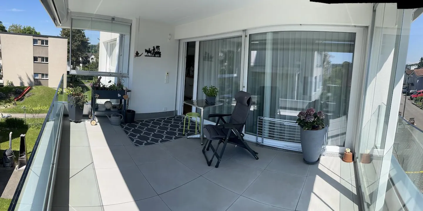 Dreamlike, modern condominium - Photo 8 of 8