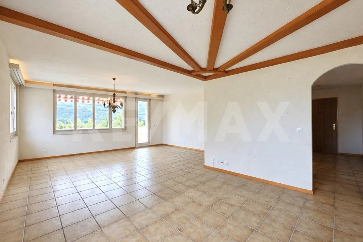 Beaucoup d'espace pour la famille – Appartement ensoleillé de 3,5 pièces avec deux balcons - Photo 2 sur 13