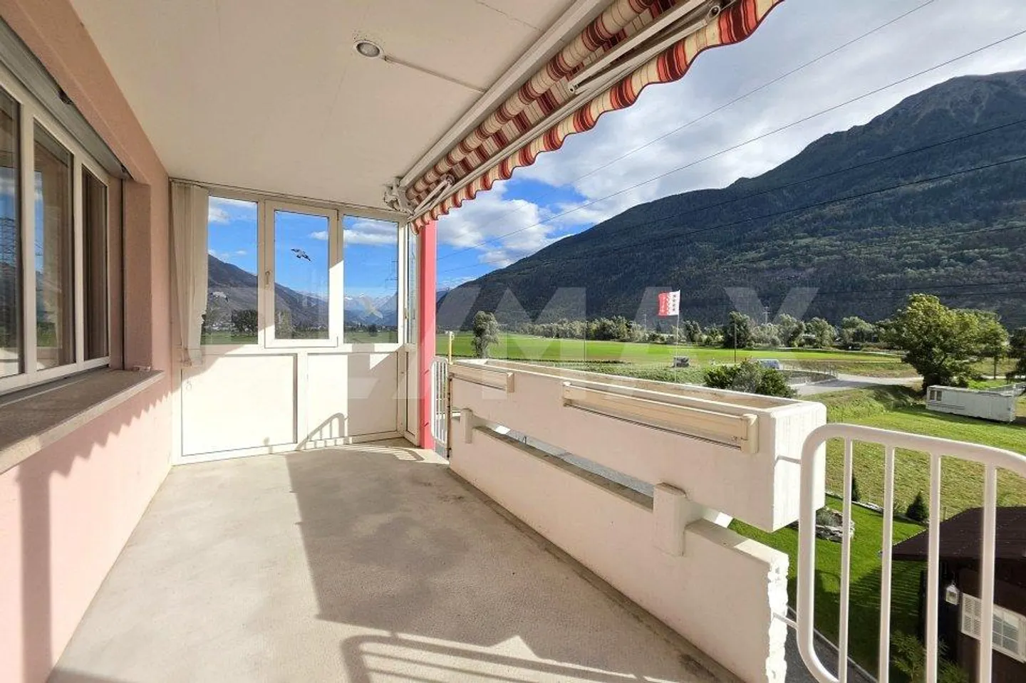 Beaucoup d'espace pour la famille – Appartement ensoleillé de 3,5 pièces avec deux balcons - Photo 7 sur 13